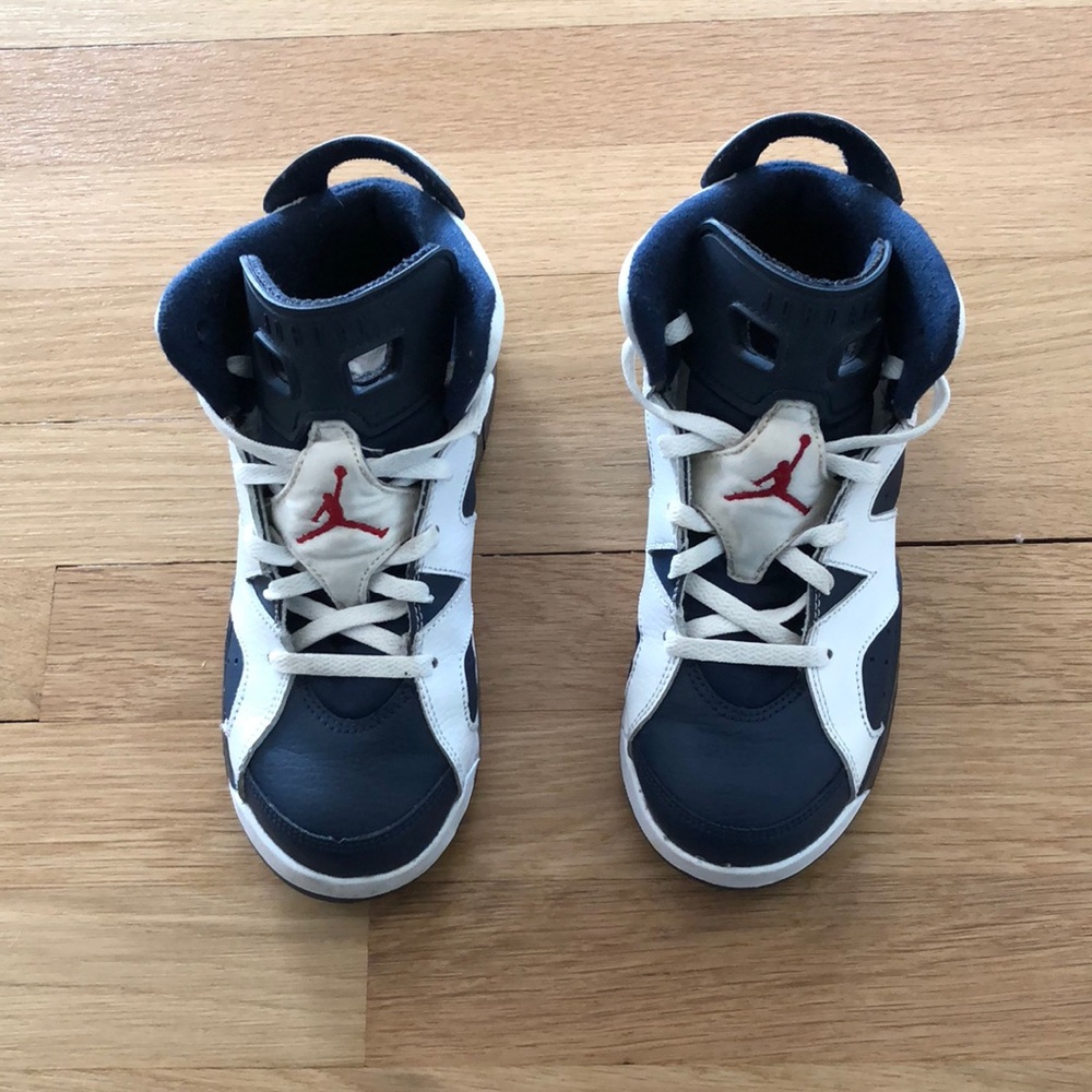Jordan 6s Size 3Y